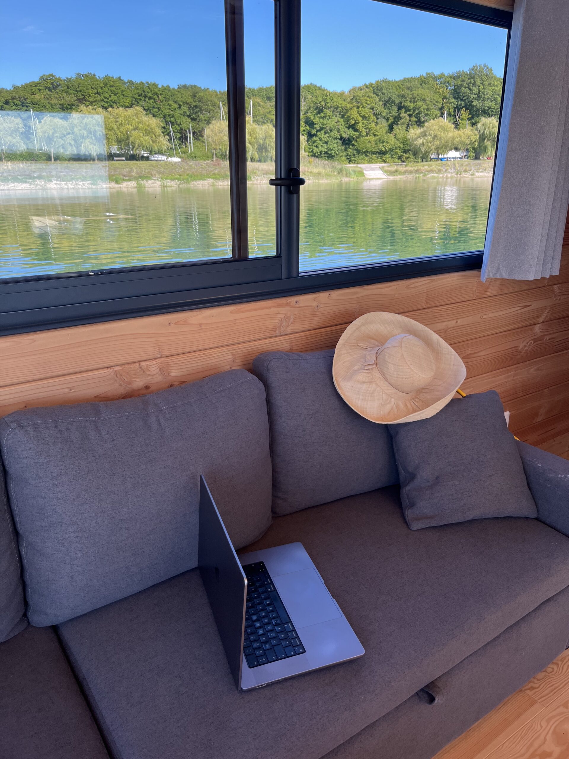 Flotyll - intérieur du lodge - lac du Der